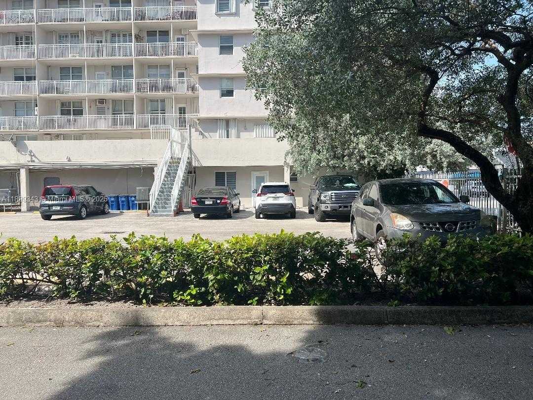 Small Image of 1300 LINCOLN RD #A101, Miami Beach Number 29