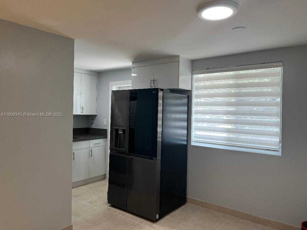 Small Image of 1300 LINCOLN RD #A101, Miami Beach Number 3