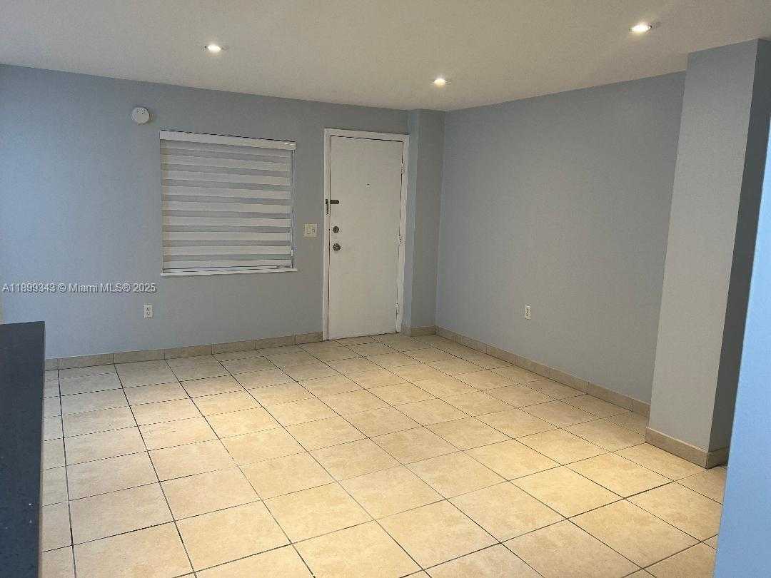 Small Image of 1300 LINCOLN RD #A101, Miami Beach Number 8