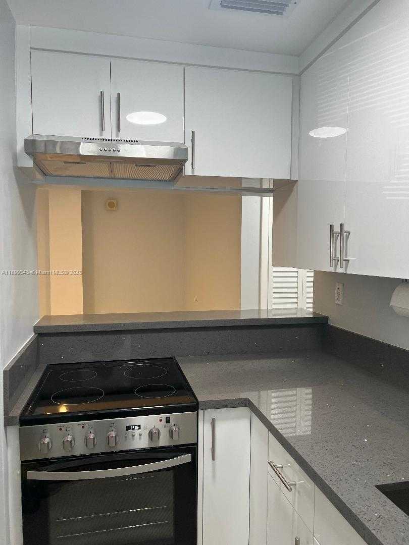 Small Image of 1300 LINCOLN RD #A101, Miami Beach Number 9