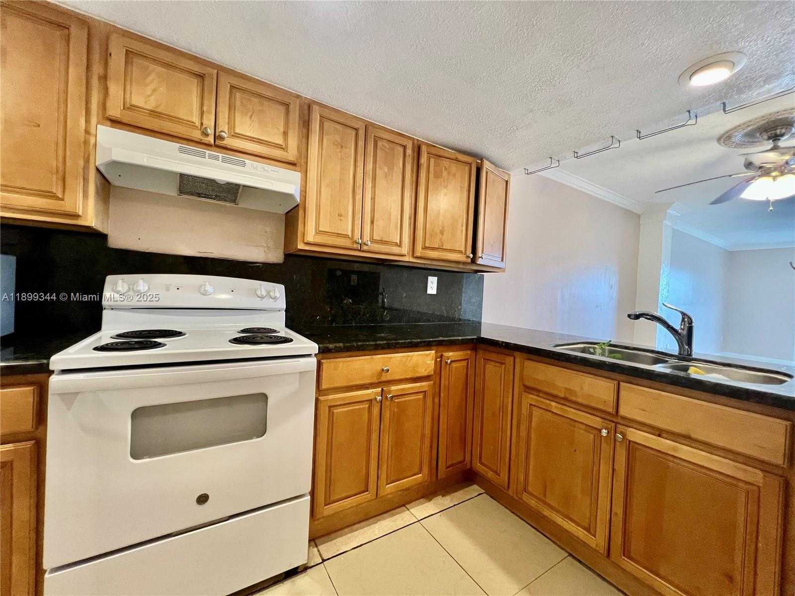 Small Image of 9915 WEST OKEECHOBEE RD #2-506, Hialeah Gardens Number 4