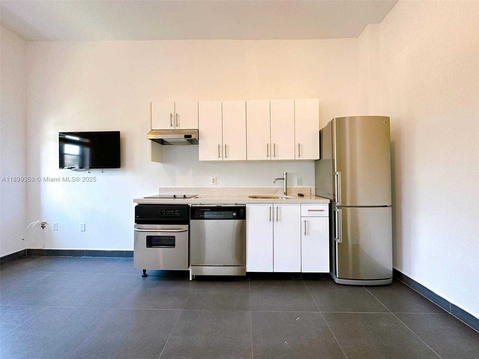 Small Image of 1600 EUCLID AVE #207, Miami Beach Number 2