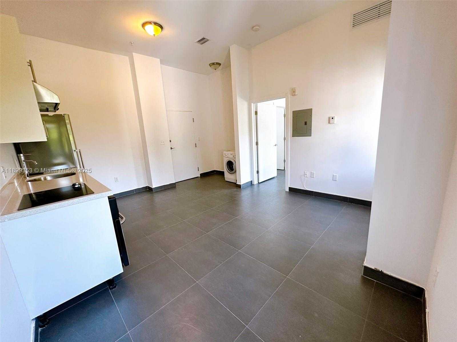 Small Image of 1600 EUCLID AVE #207, Miami Beach Number 3