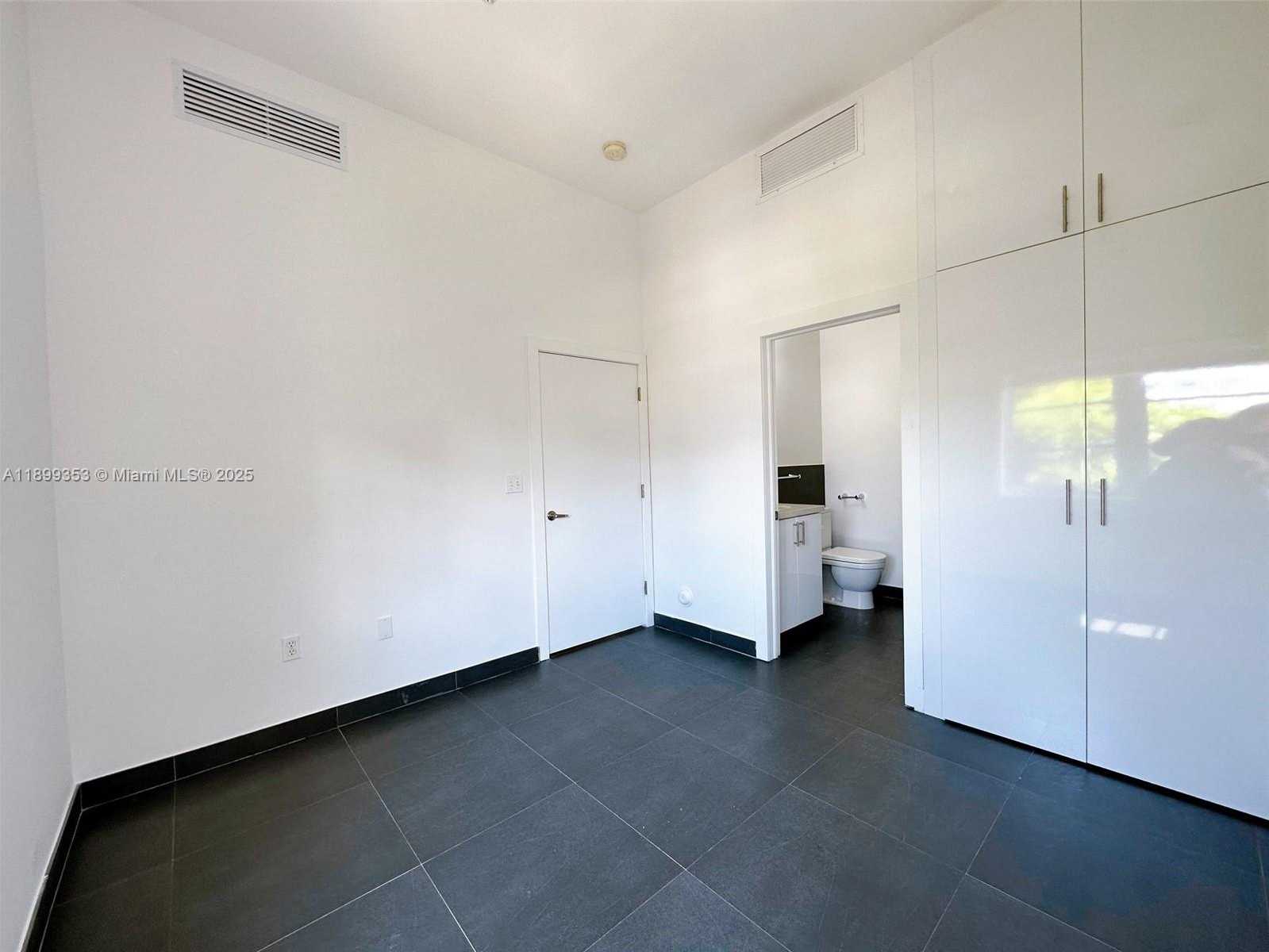 Small Image of 1600 EUCLID AVE #207, Miami Beach Number 6