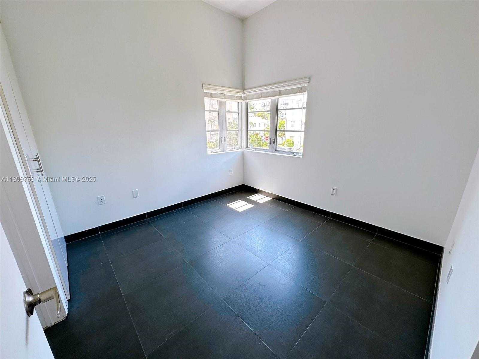 Small Image of 1600 EUCLID AVE #207, Miami Beach Number 8