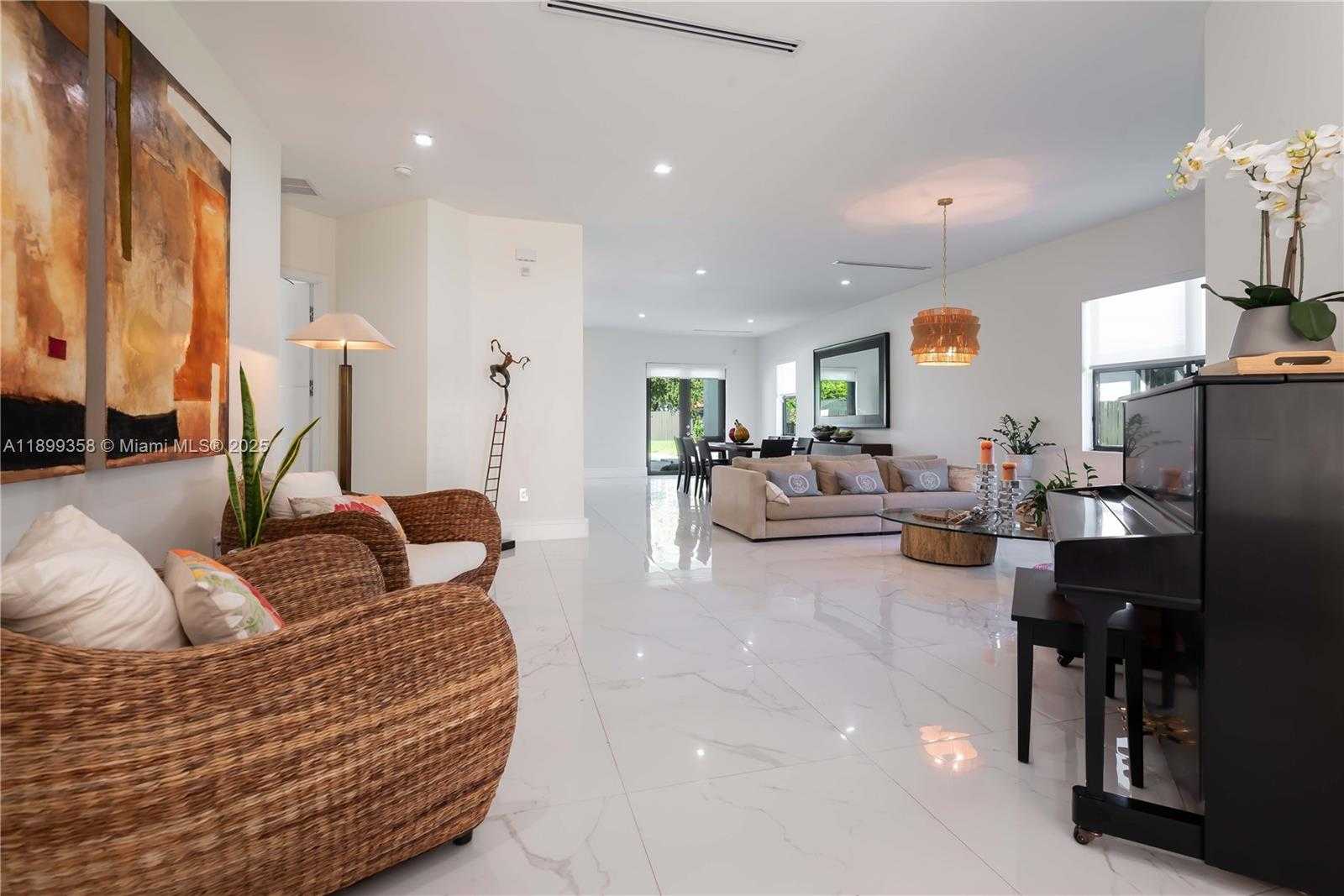 Small Image of 17320 SOUTH WEST 92ND CT, Palmetto Bay Number 3