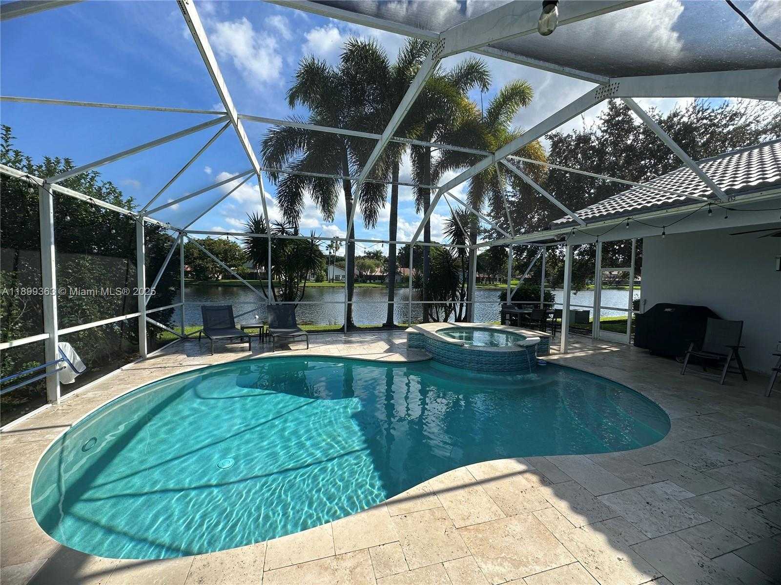 Small Image of 1888 WATER RIDGE DR #1888, Weston Number 10