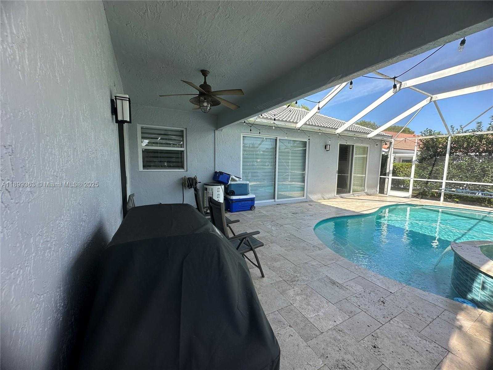 Small Image of 1888 WATER RIDGE DR #1888, Weston Number 12