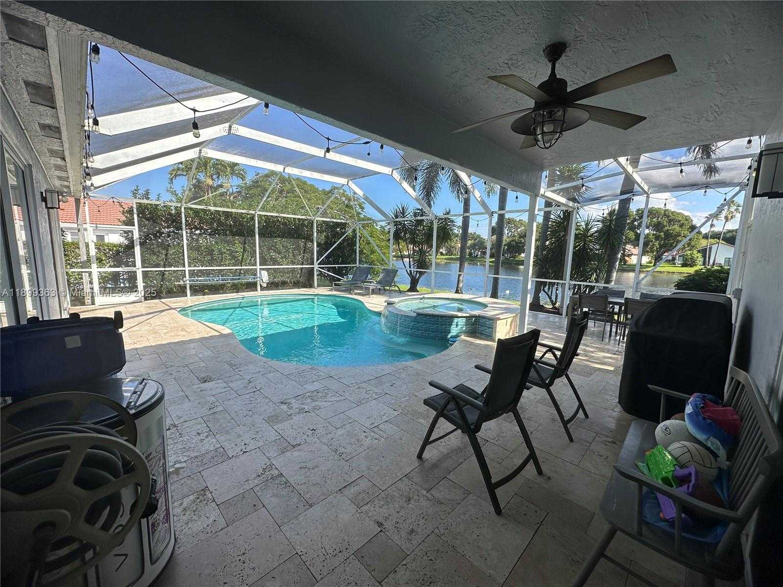 Small Image of 1888 WATER RIDGE DR #1888, Weston Number 13