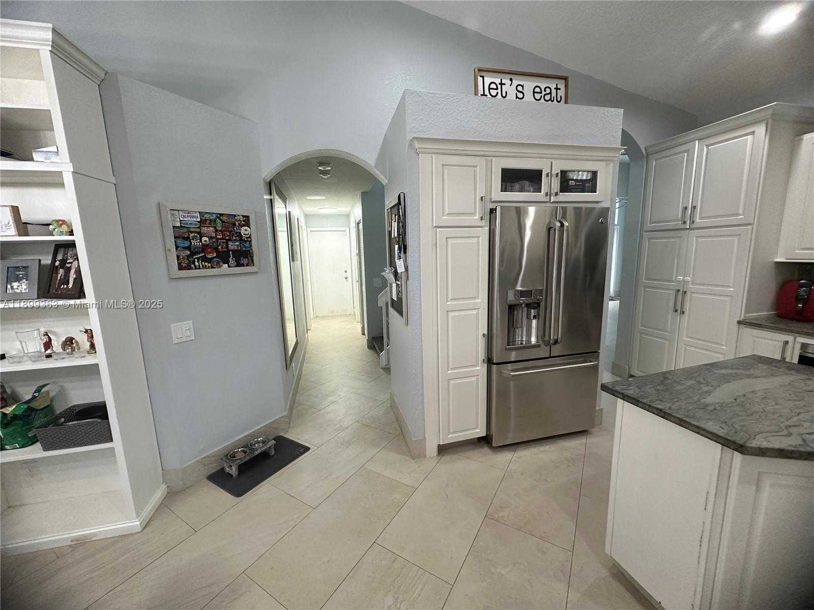 Small Image of 1888 WATER RIDGE DR #1888, Weston Number 19