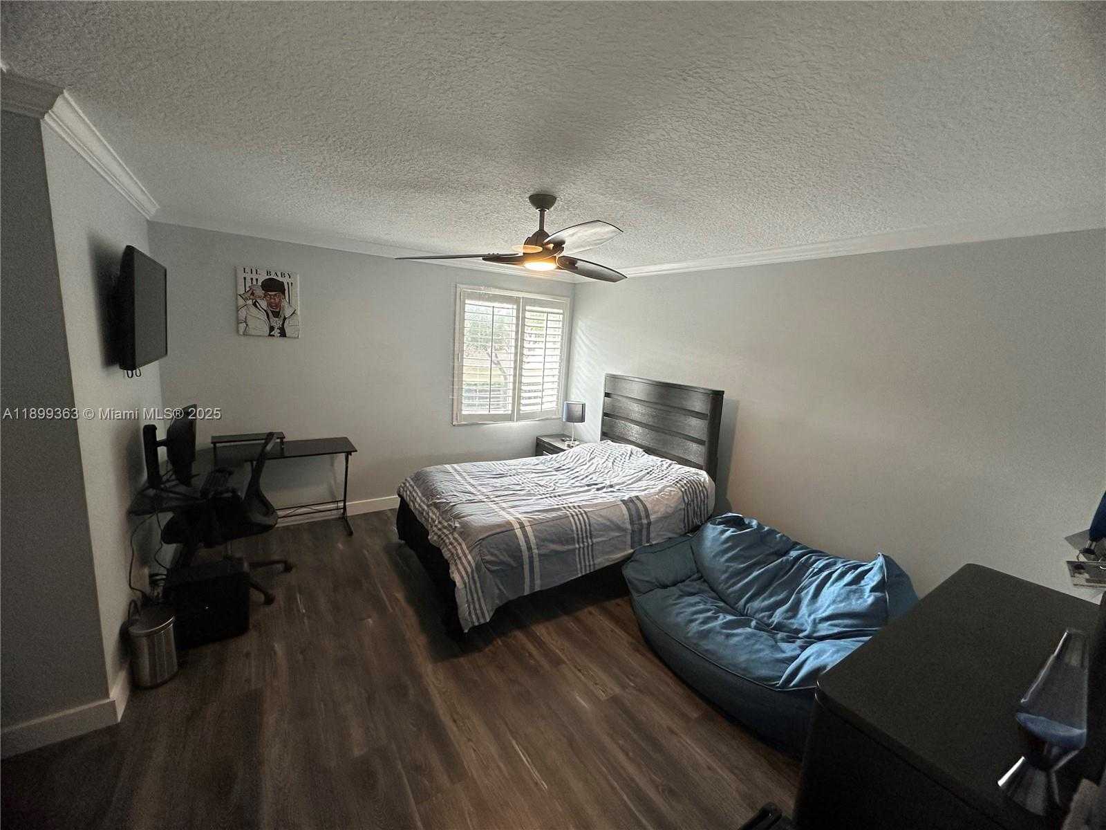 Small Image of 1888 WATER RIDGE DR #1888, Weston Number 33