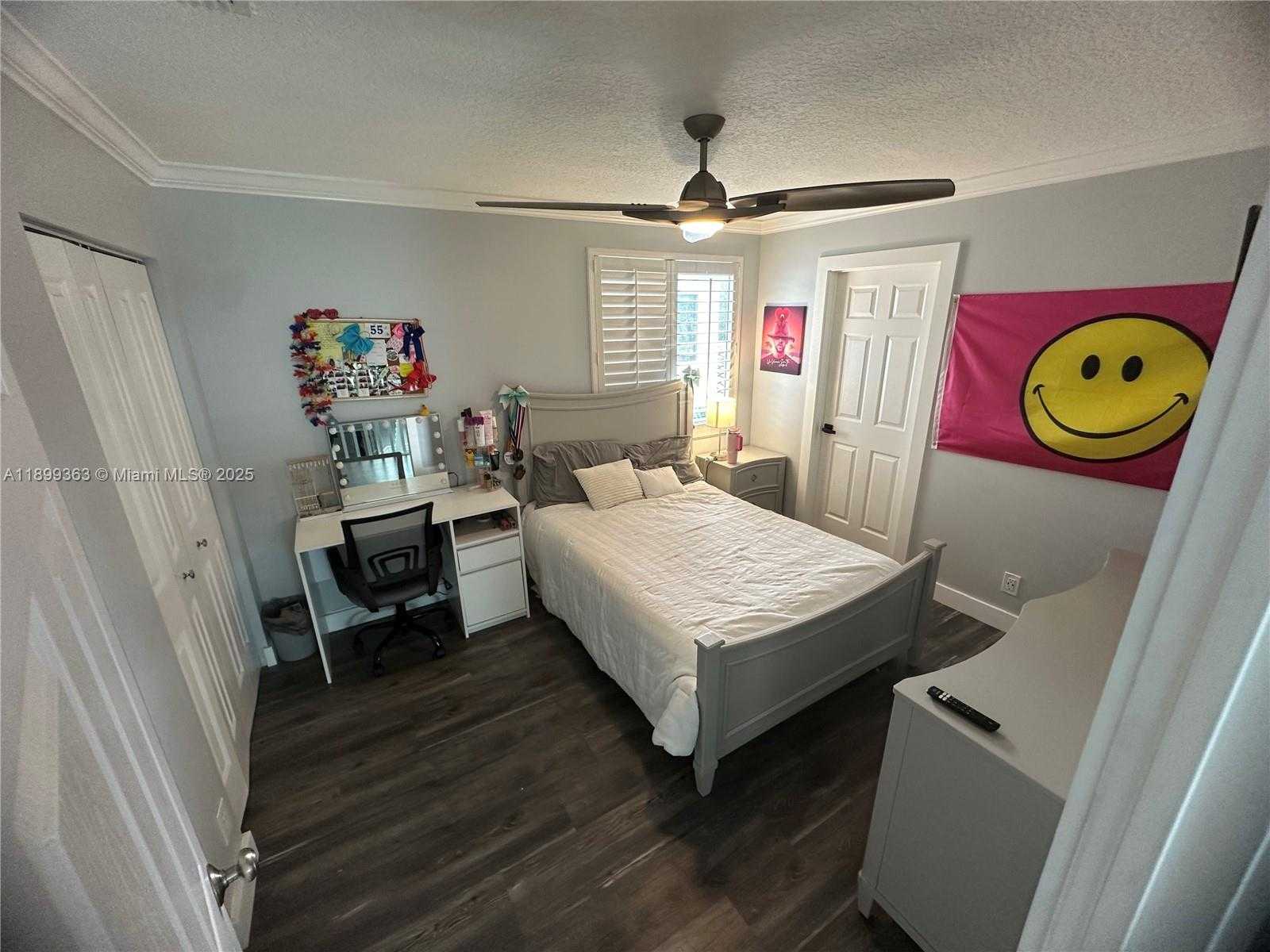 Small Image of 1888 WATER RIDGE DR #1888, Weston Number 39