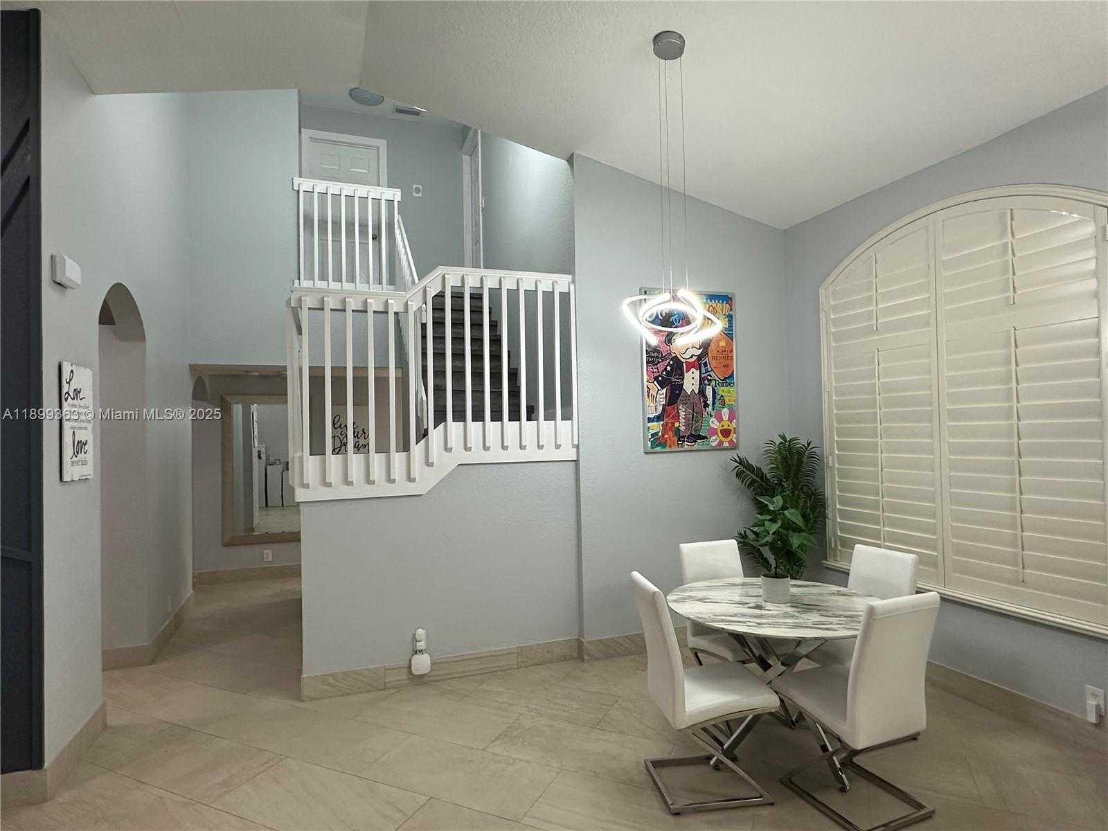 Small Image of 1888 WATER RIDGE DR #1888, Weston Number 4