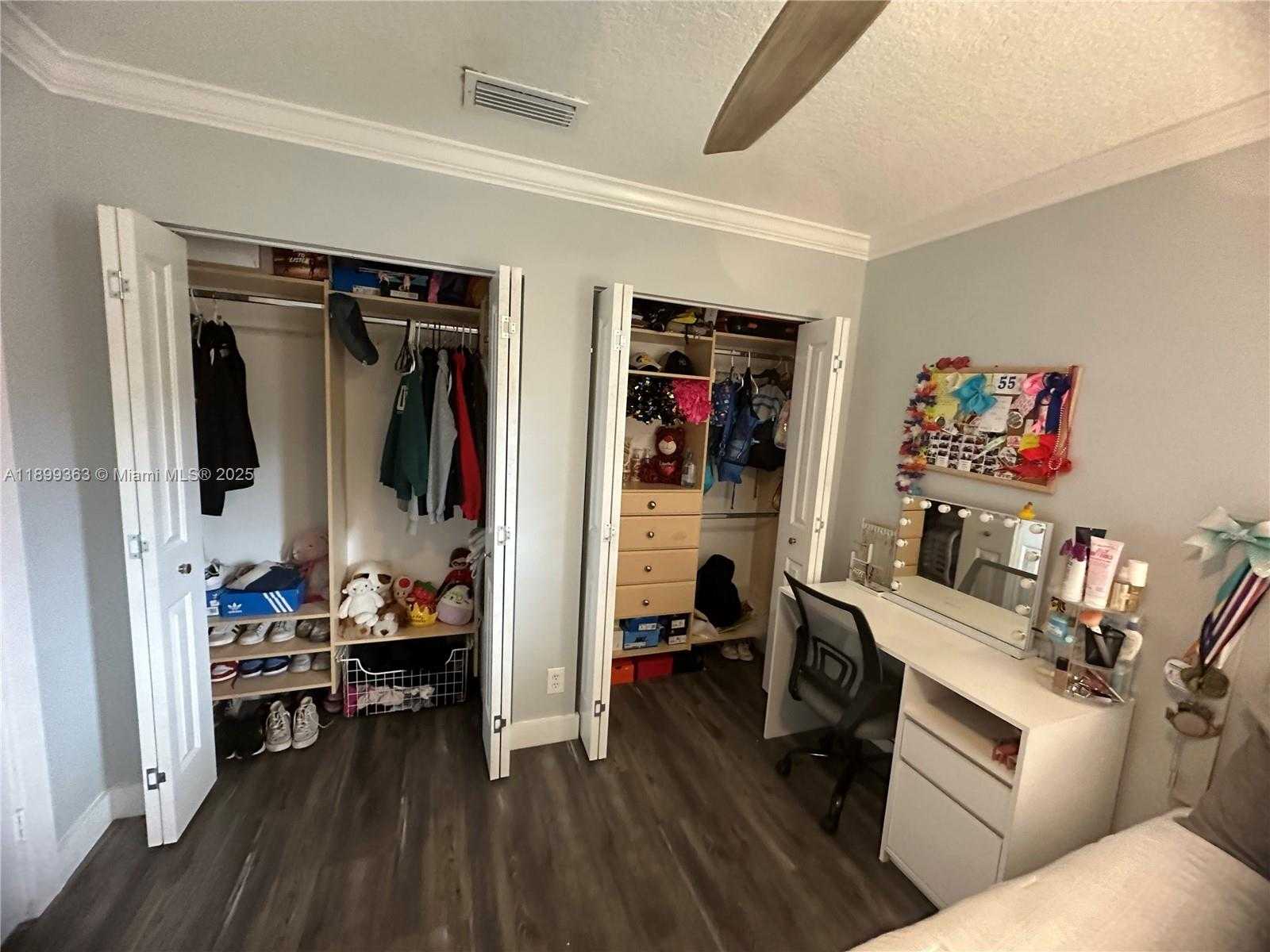 Small Image of 1888 WATER RIDGE DR #1888, Weston Number 42
