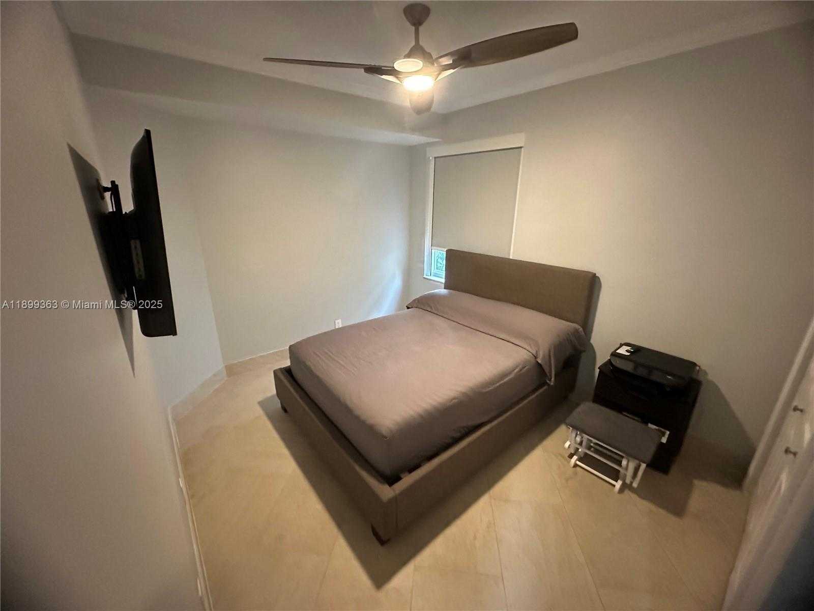 Small Image of 1888 WATER RIDGE DR #1888, Weston Number 45