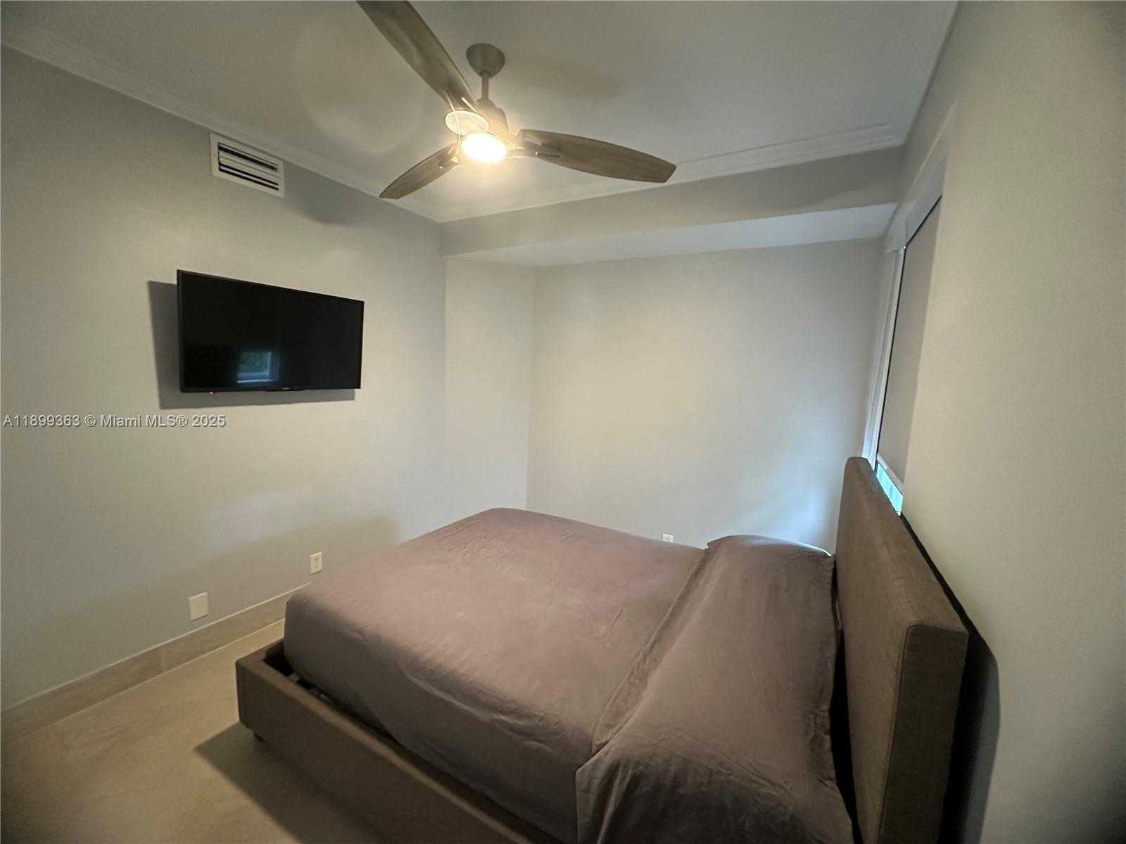 Small Image of 1888 WATER RIDGE DR #1888, Weston Number 46