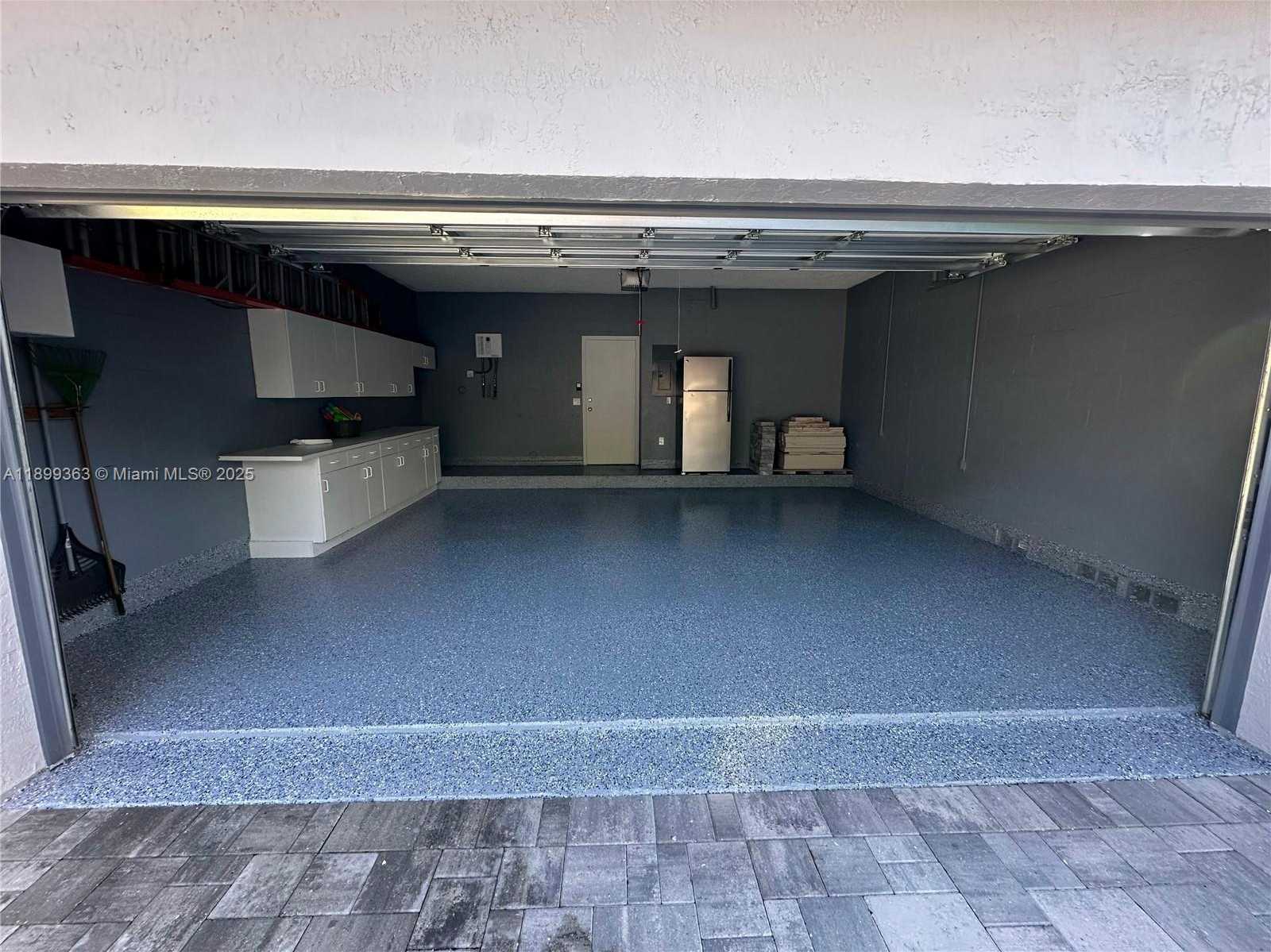 Small Image of 1888 WATER RIDGE DR #1888, Weston Number 51