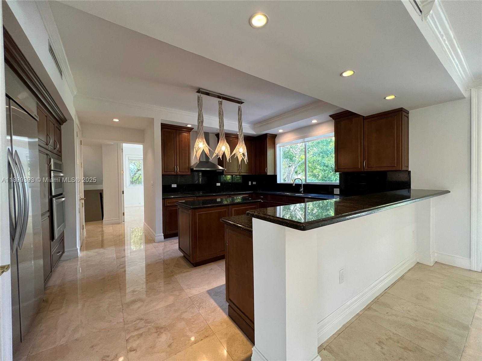 Small Image of 573 SATINWOOD DR, Key Biscayne Number 13