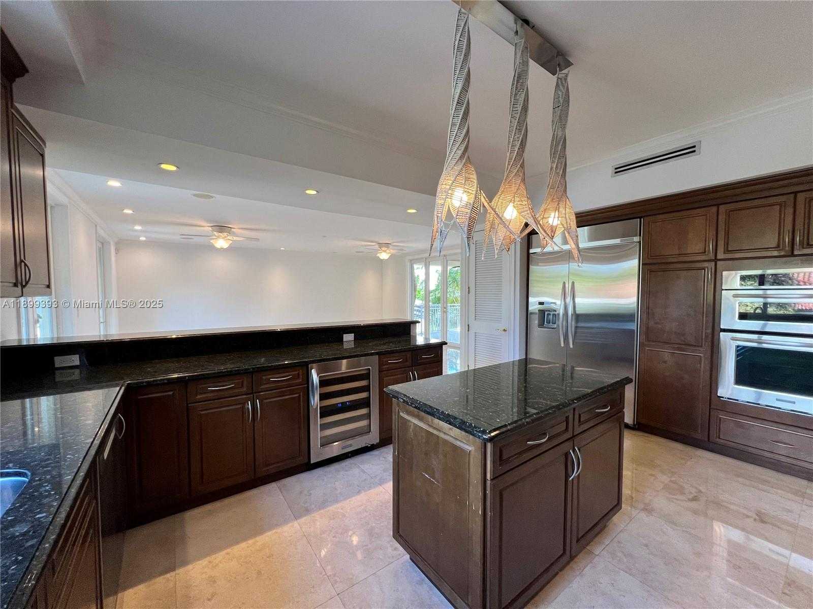 Small Image of 573 SATINWOOD DR, Key Biscayne Number 15
