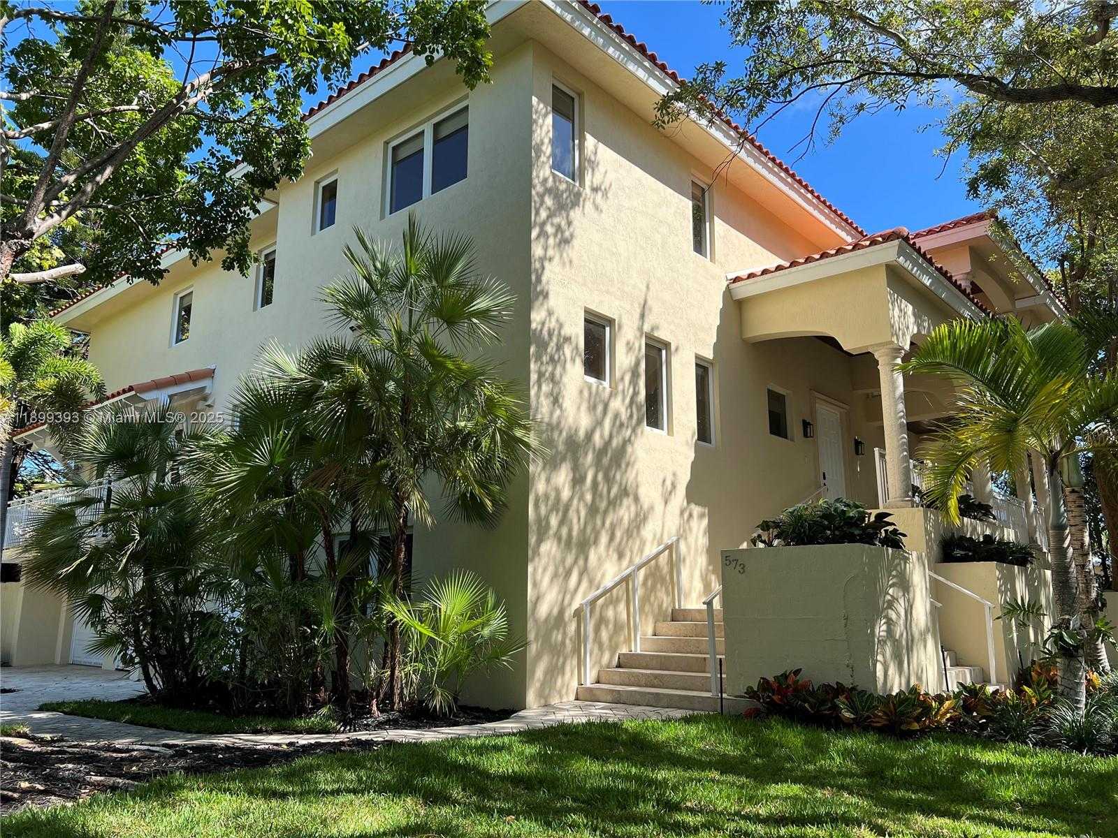 Small Image of 573 SATINWOOD DR, Key Biscayne Number 2