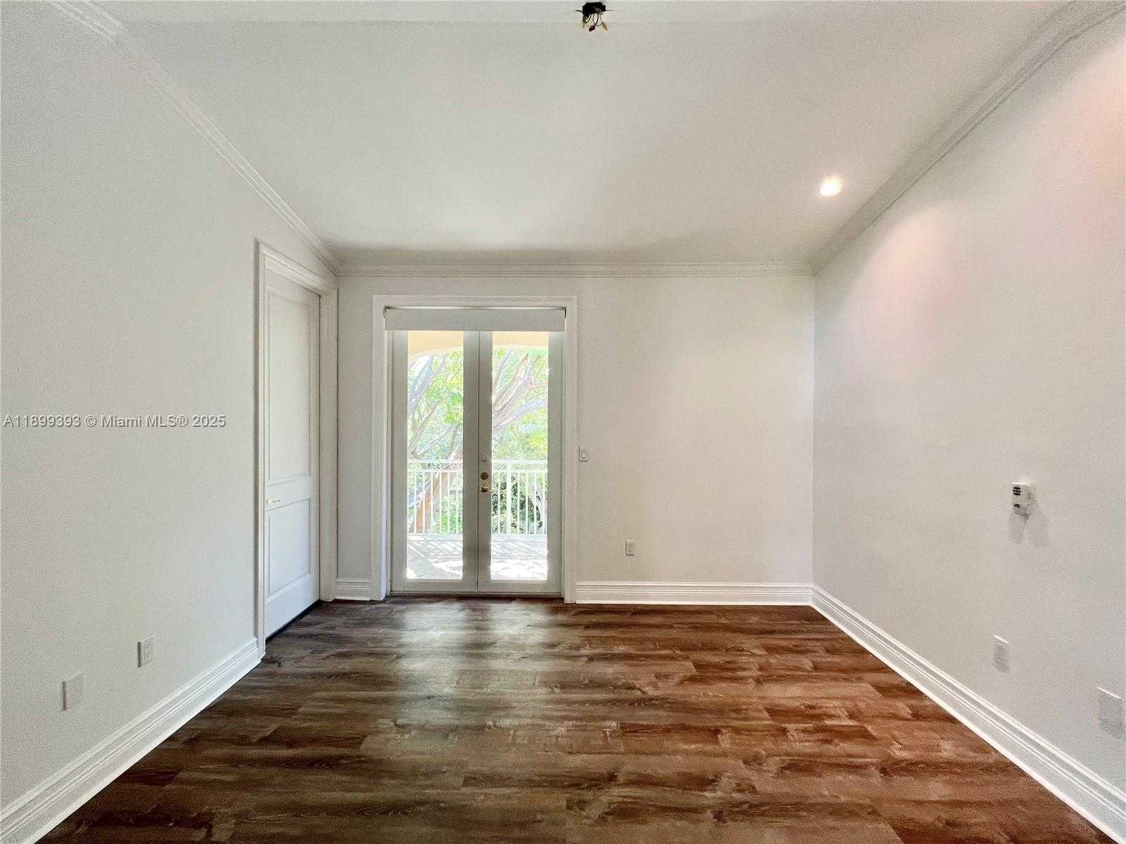 Small Image of 573 SATINWOOD DR, Key Biscayne Number 20
