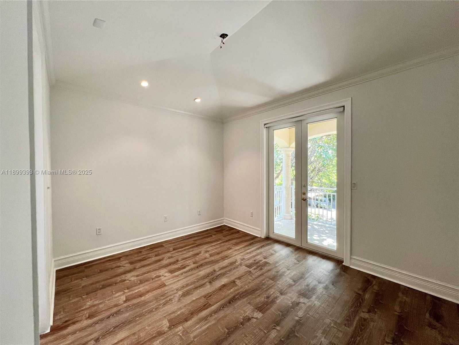Small Image of 573 SATINWOOD DR, Key Biscayne Number 25