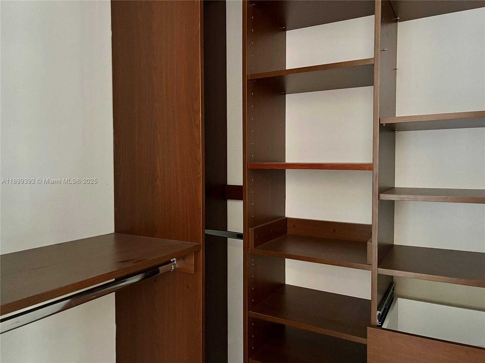 Small Image of 573 SATINWOOD DR, Key Biscayne Number 26