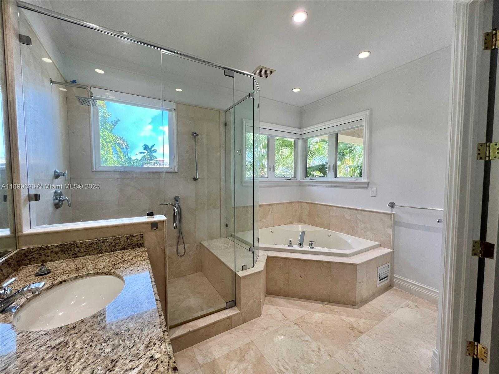Small Image of 573 SATINWOOD DR, Key Biscayne Number 34