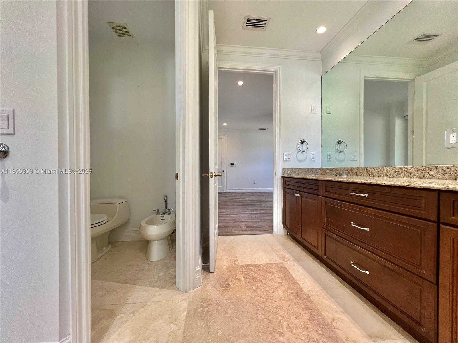 Small Image of 573 SATINWOOD DR, Key Biscayne Number 35