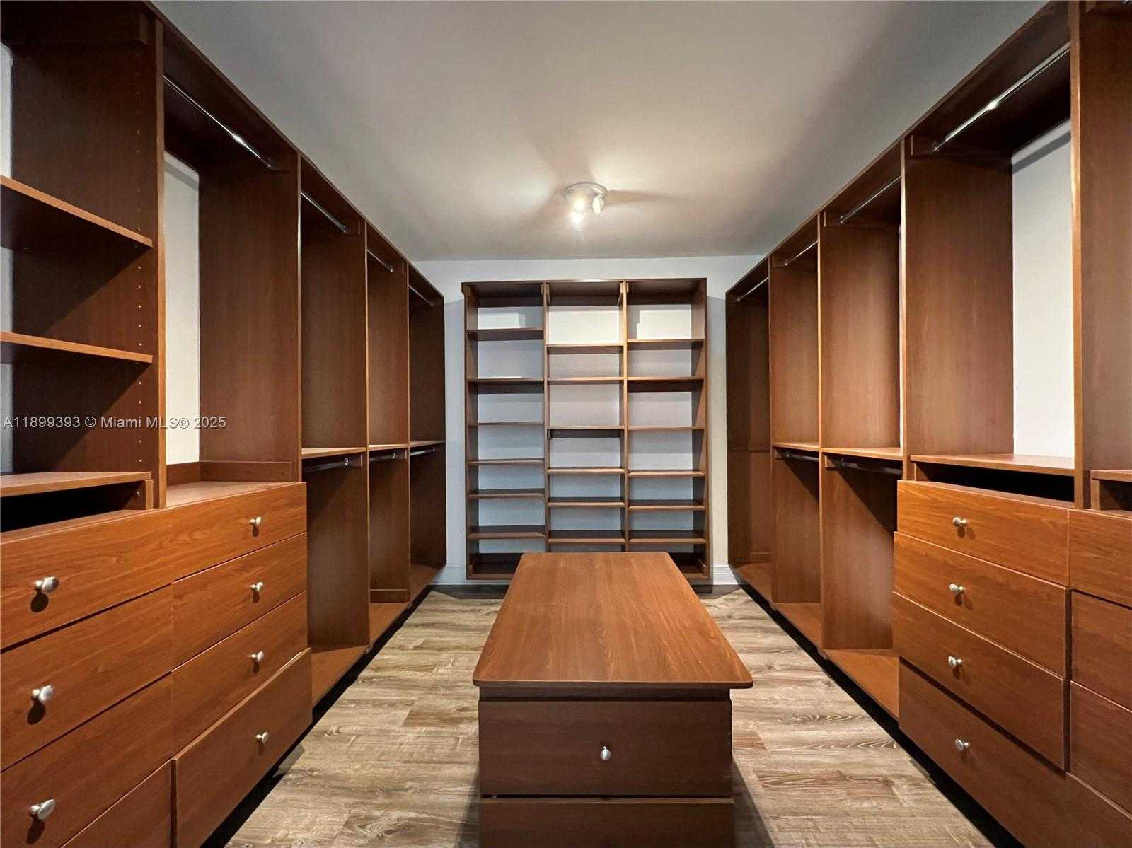 Small Image of 573 SATINWOOD DR, Key Biscayne Number 36