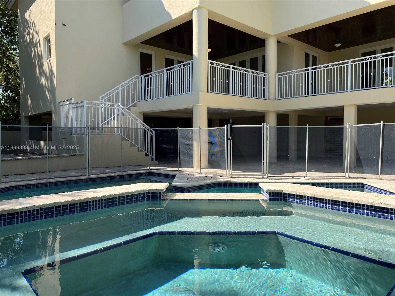 Small Image of 573 SATINWOOD DR, Key Biscayne Number 45