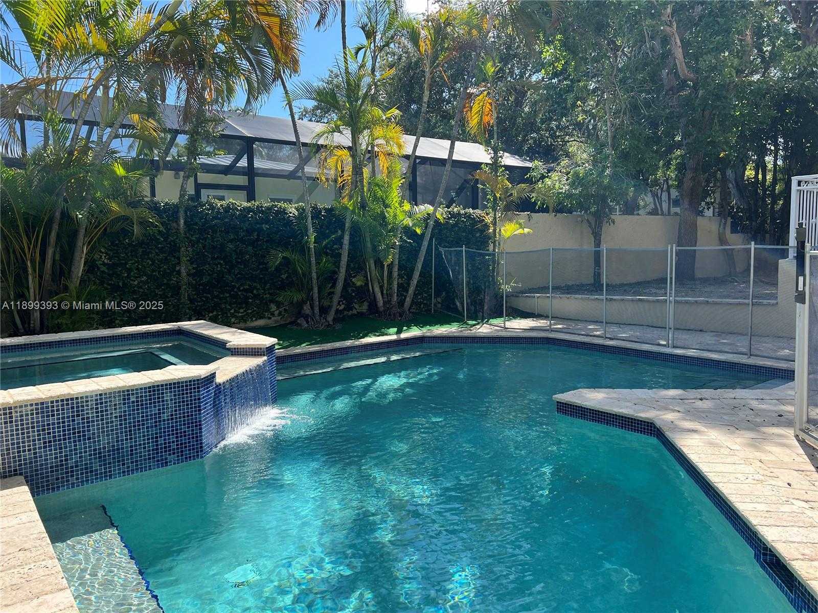 Small Image of 573 SATINWOOD DR, Key Biscayne Number 46