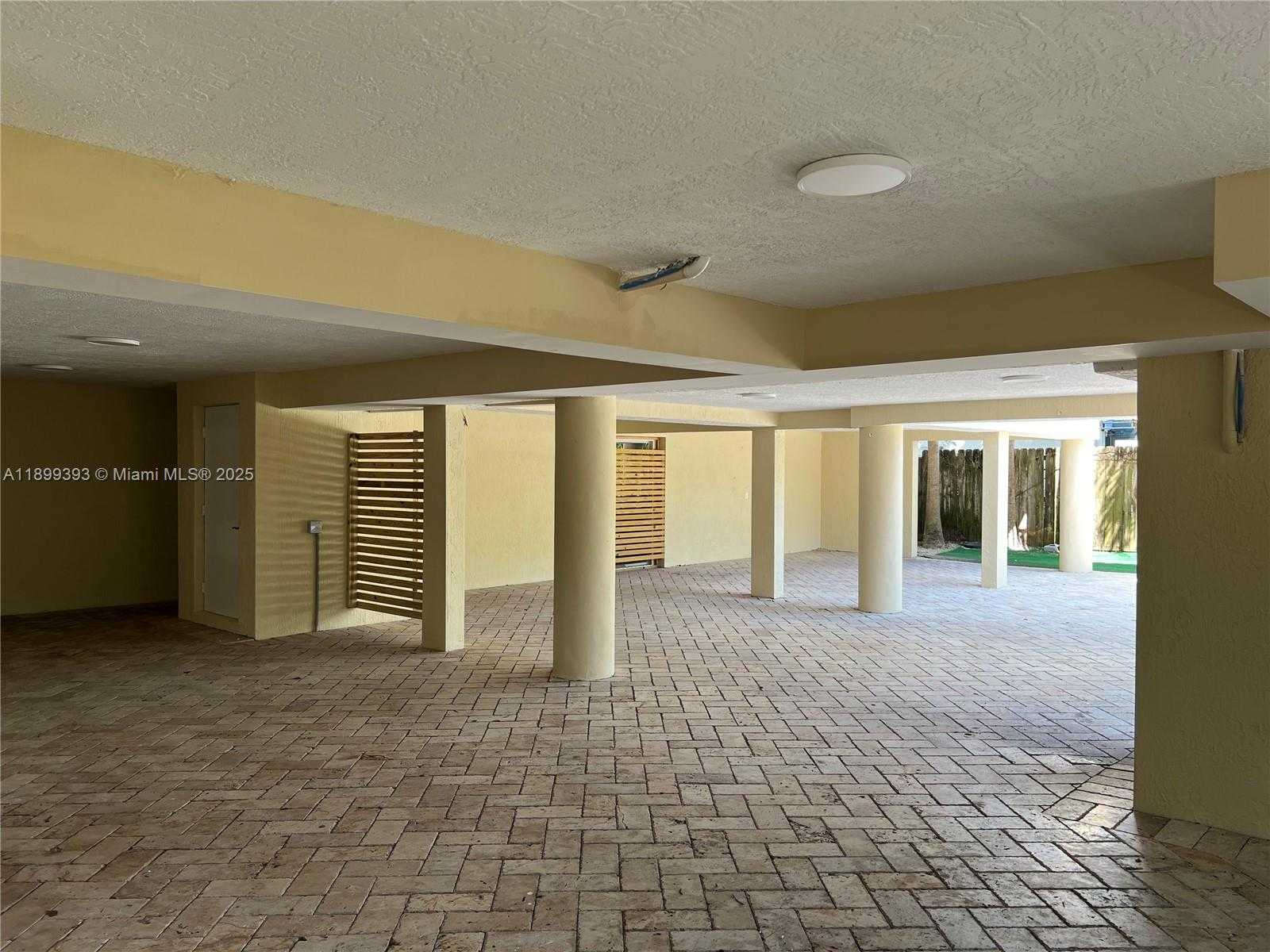 Small Image of 573 SATINWOOD DR, Key Biscayne Number 50