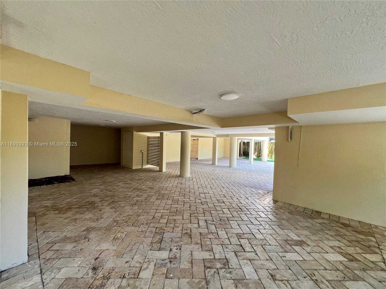 Small Image of 573 SATINWOOD DR, Key Biscayne Number 53