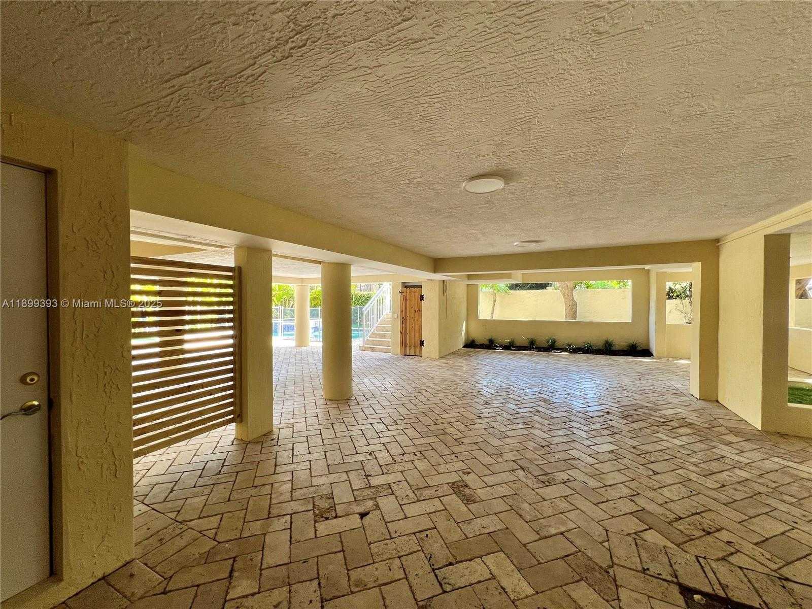 Small Image of 573 SATINWOOD DR, Key Biscayne Number 54