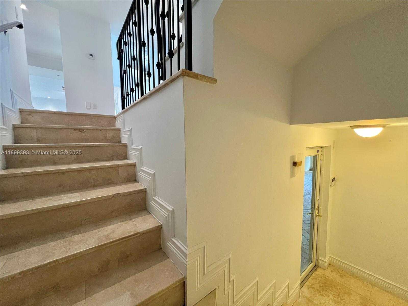Small Image of 573 SATINWOOD DR, Key Biscayne Number 55