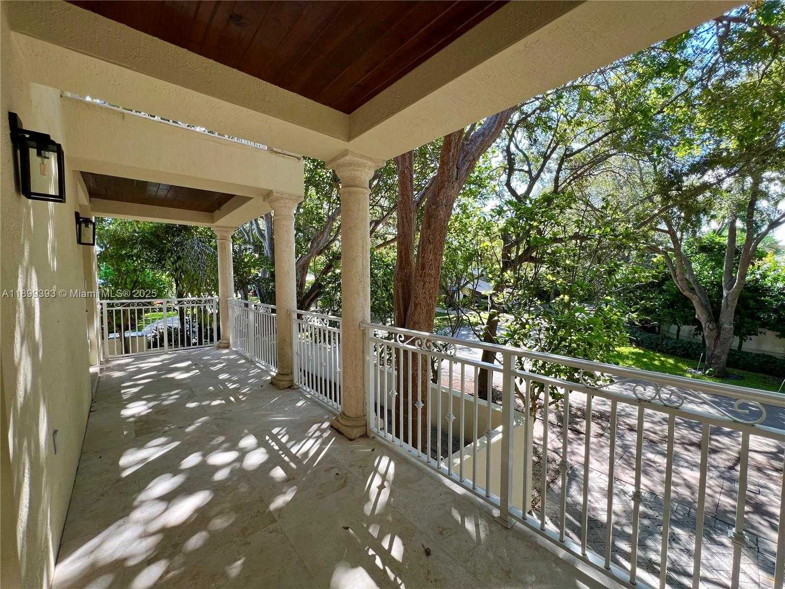 Small Image of 573 SATINWOOD DR, Key Biscayne Number 56