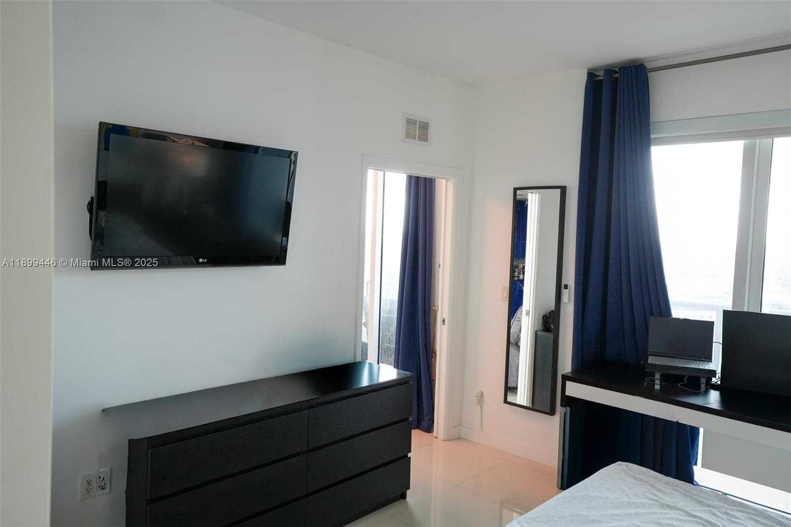 Small Image of 60 SOUTH WEST 13TH ST #1901, Miami Number 20