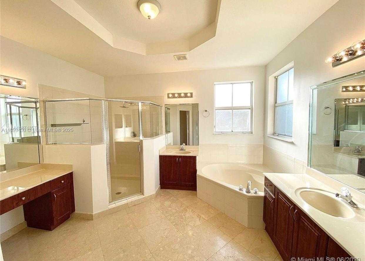 Small Image of 11350 NORTH WEST 82ND TER, Doral Number 14