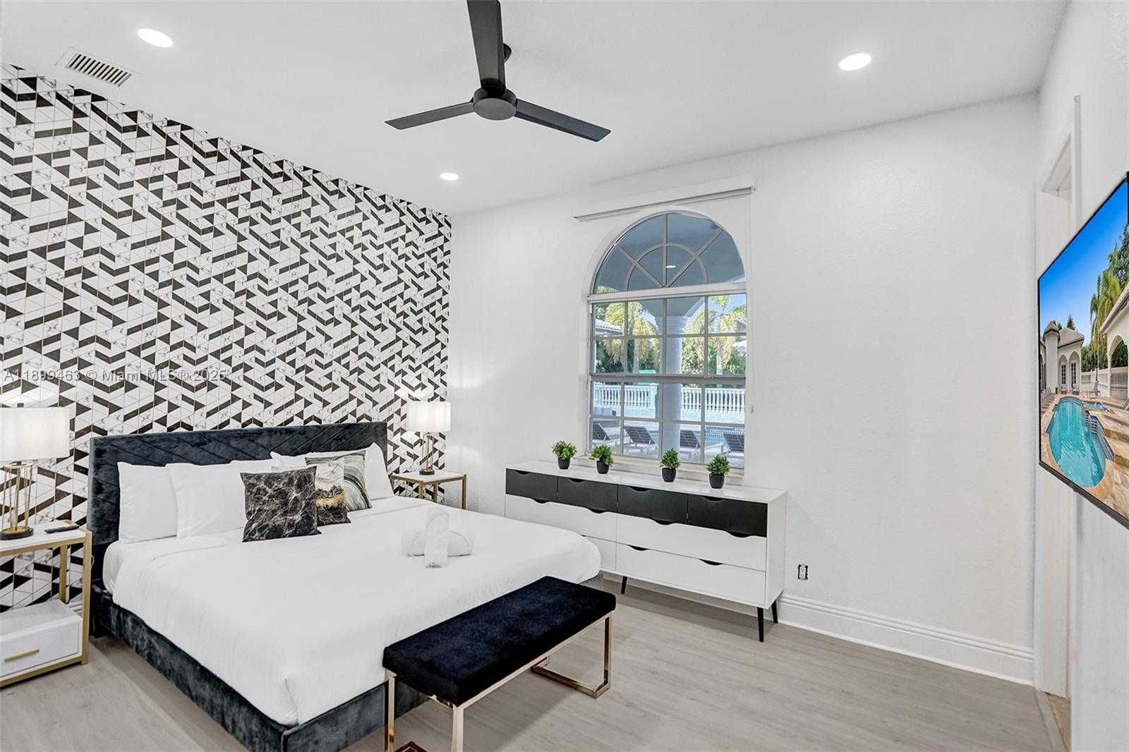 Small Image of 13751 PINE MEADOW CT, Davie Number 10