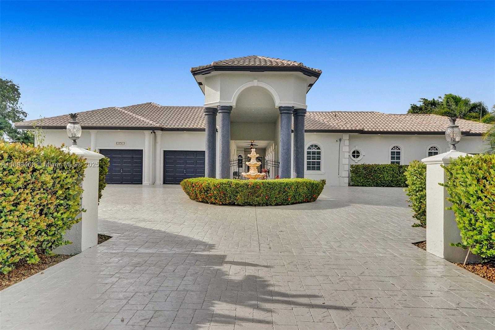 Small Image of 13751 PINE MEADOW CT, Davie Number 14