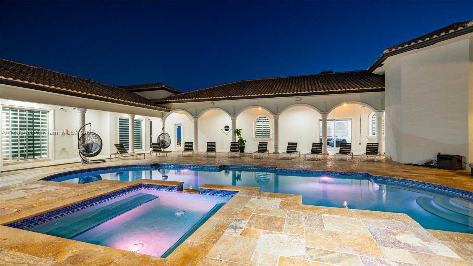 Small Image of 13751 PINE MEADOW CT, Davie Number 15