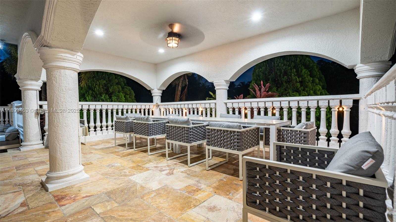 Small Image of 13751 PINE MEADOW CT, Davie Number 16