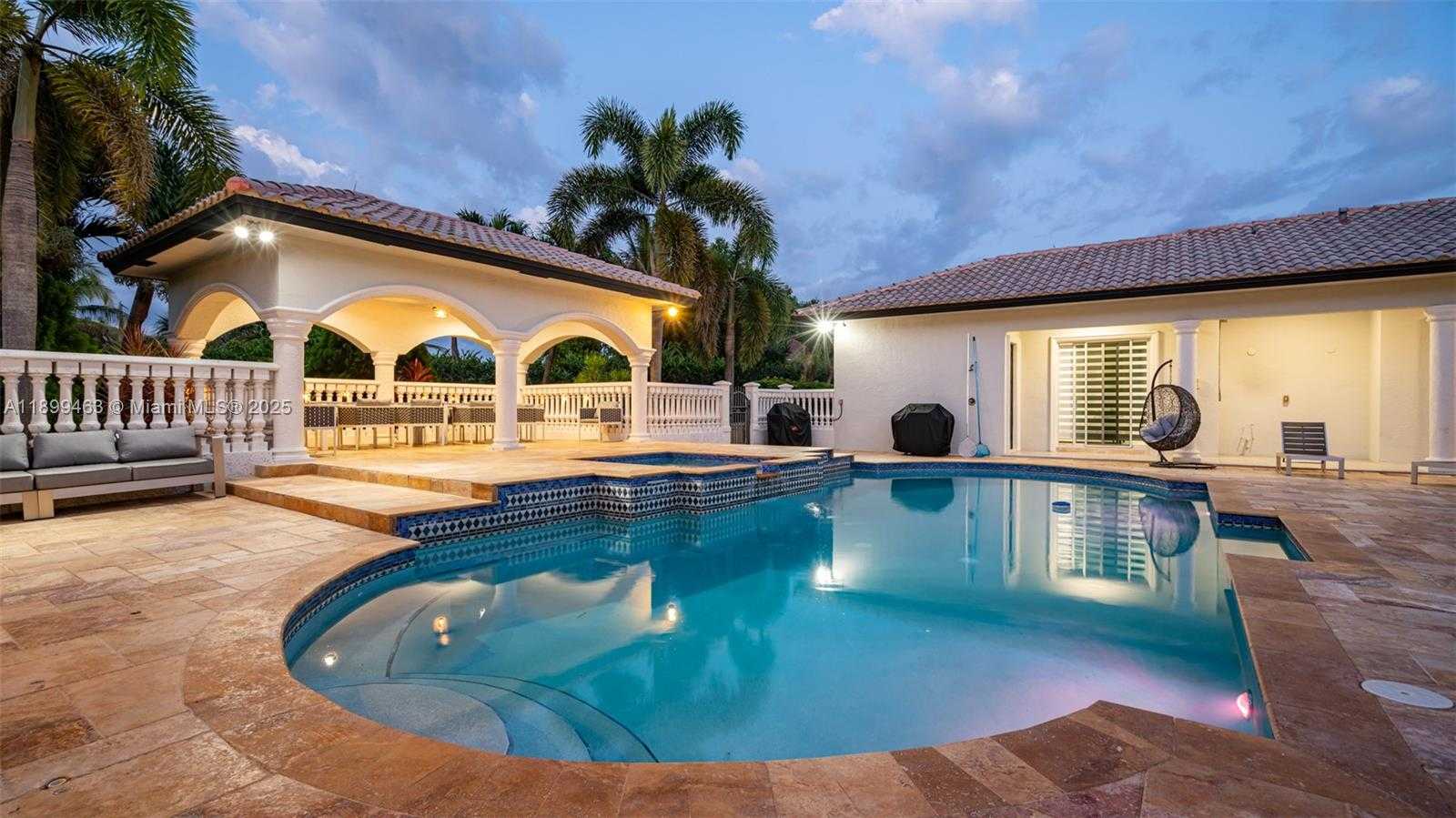 Small Image of 13751 PINE MEADOW CT, Davie Number 17