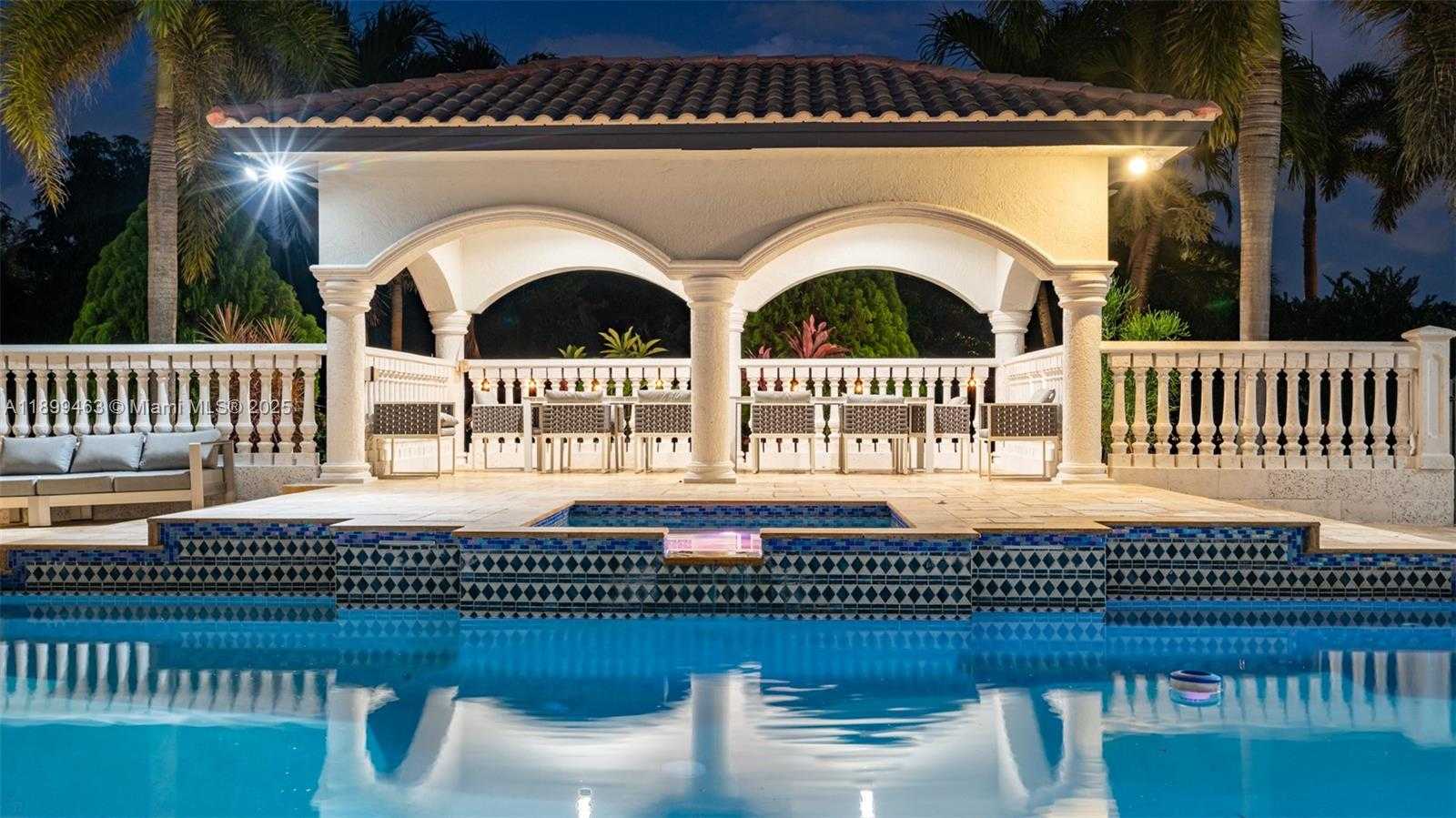 Small Image of 13751 PINE MEADOW CT, Davie Number 18