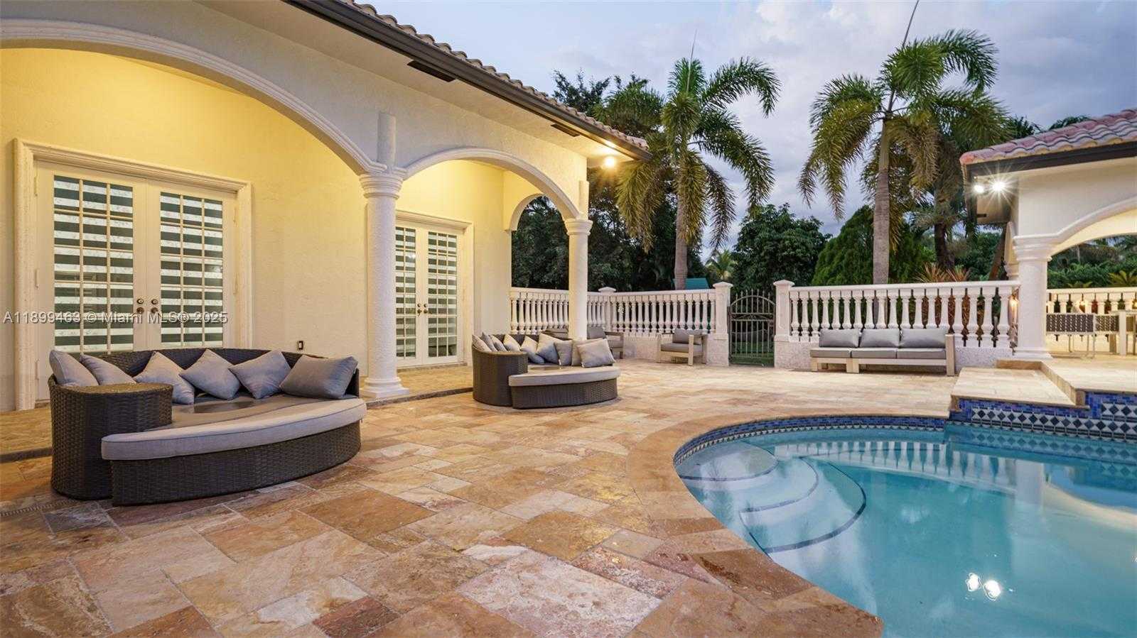 Small Image of 13751 PINE MEADOW CT, Davie Number 19
