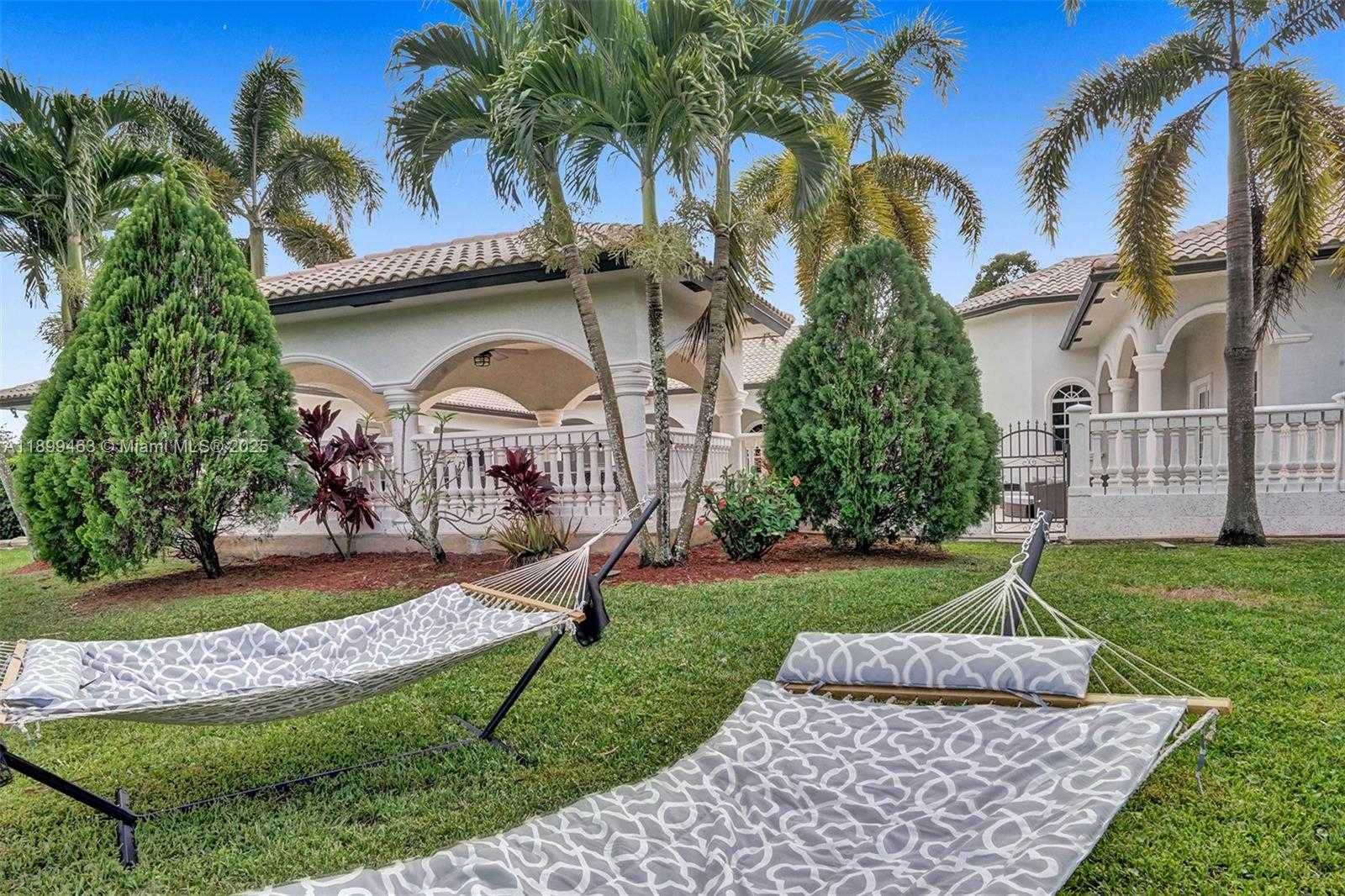 Small Image of 13751 PINE MEADOW CT, Davie Number 21