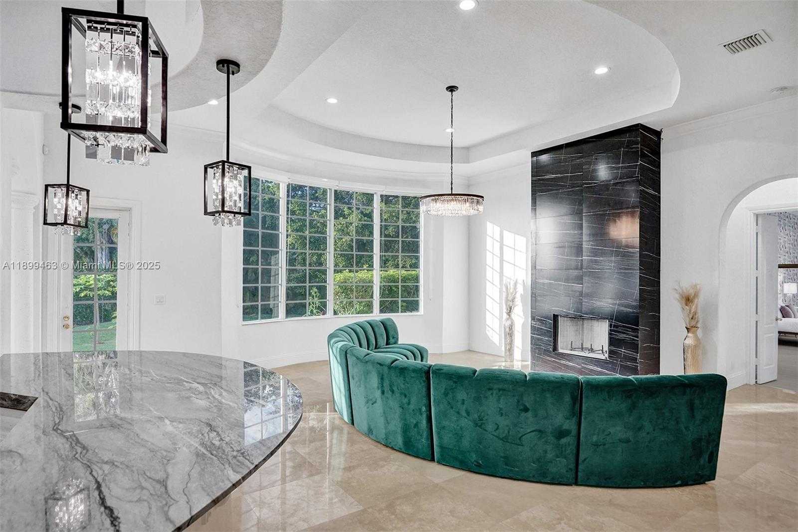 Small Image of 13751 PINE MEADOW CT, Davie Number 23