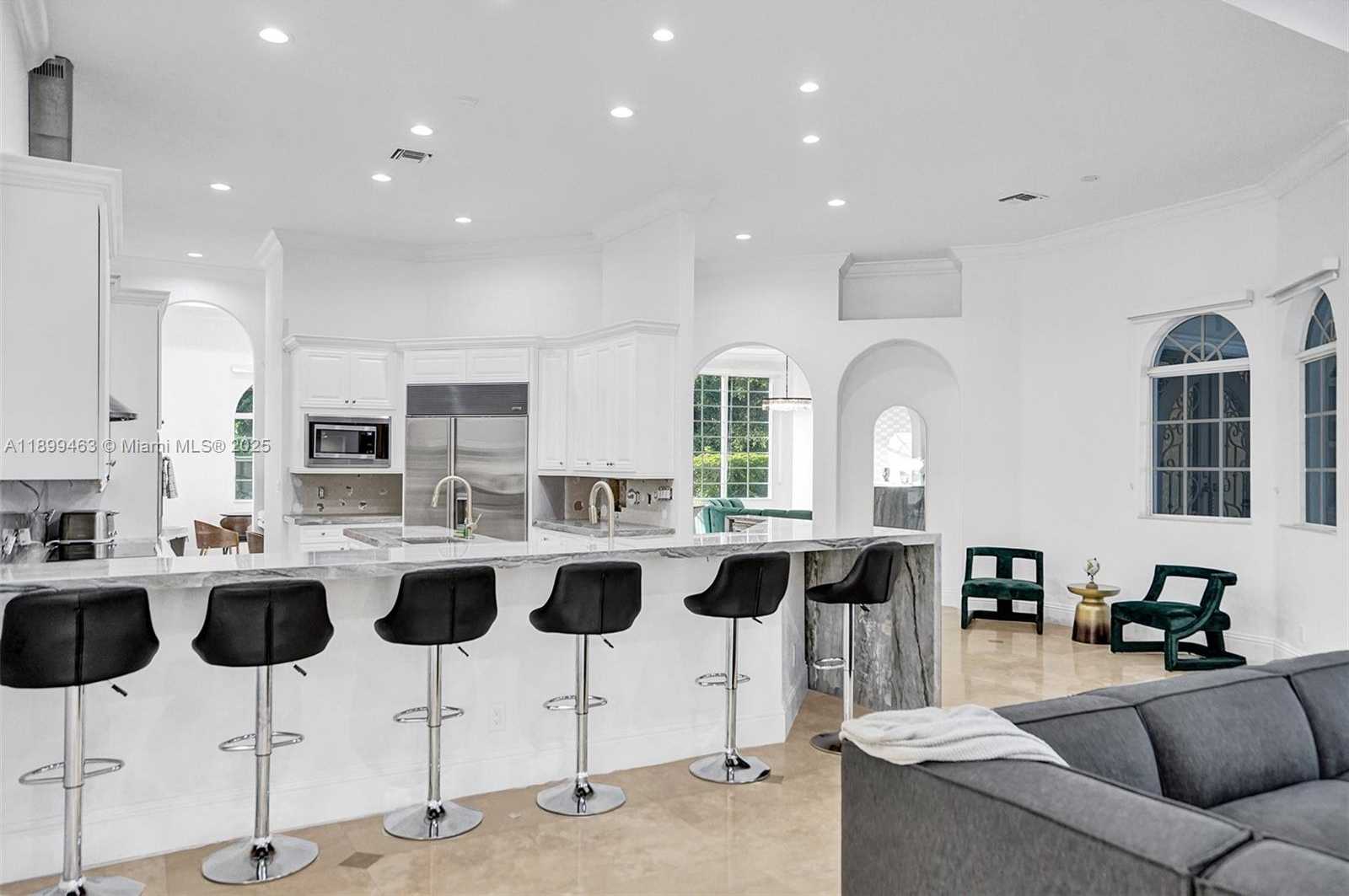 Small Image of 13751 PINE MEADOW CT, Davie Number 28