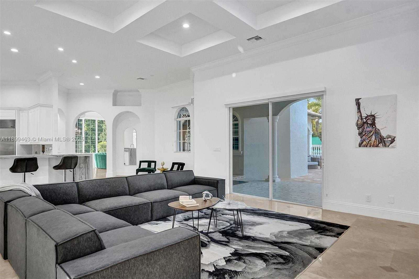 Small Image of 13751 PINE MEADOW CT, Davie Number 30